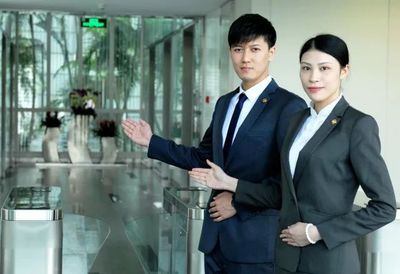 保利物业新三板挂牌敲钟仪式在京隆重举行，开启资本新篇章